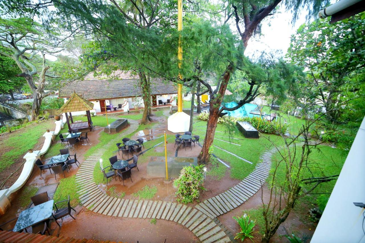 Old Lighthouse Bristow Hotel , Fort Kochi Buitenkant foto