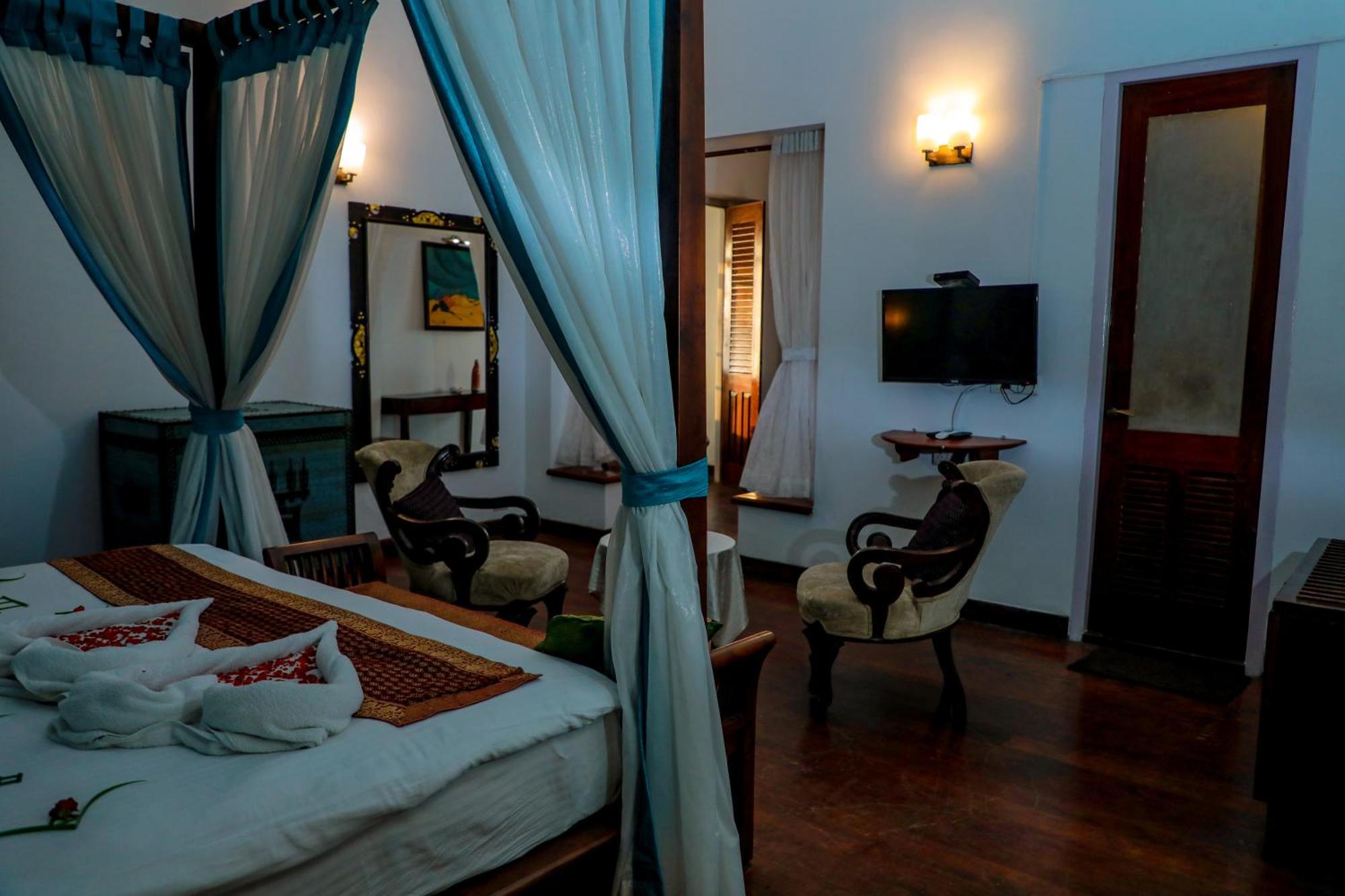 Old Lighthouse Bristow Hotel , Fort Kochi Buitenkant foto