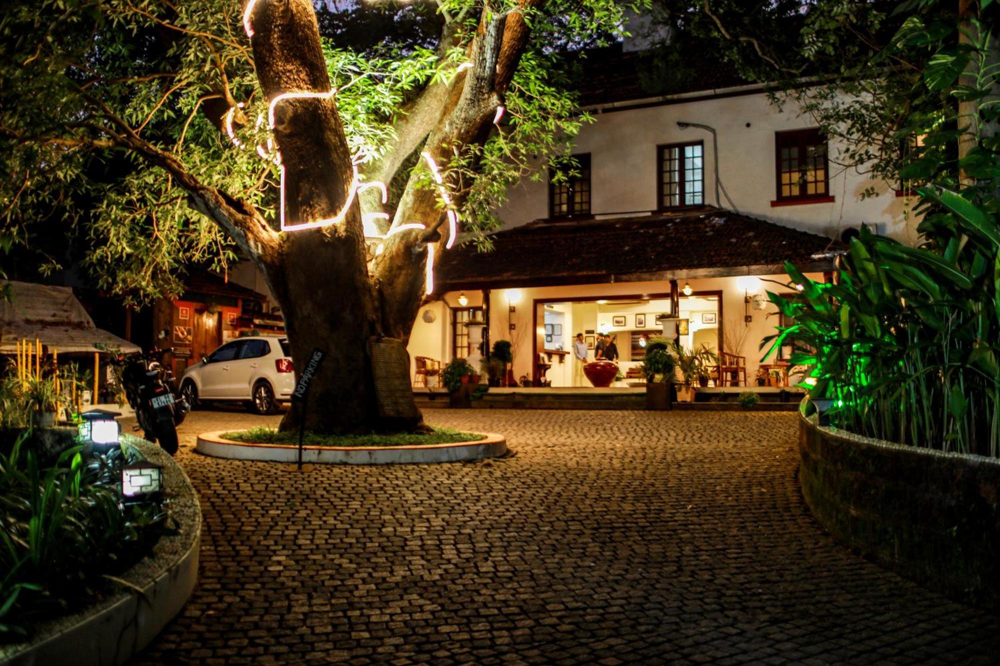 Old Lighthouse Bristow Hotel , Fort Kochi Buitenkant foto